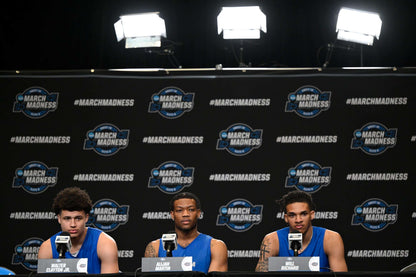 CHOMP-IONS! The Florida Gators' Rise to the Top of College Basketball Book