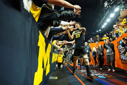MAIZE THE ROOF: How the Michigan Wolverines Dominated College Basketball Book
