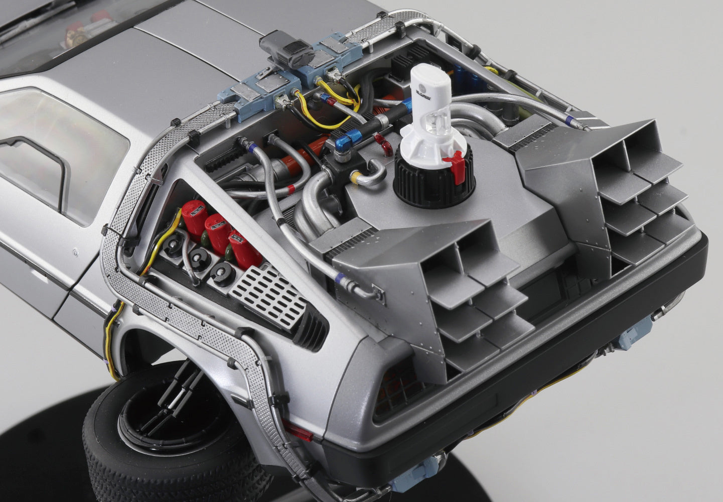Back to the Future Part II DeLorean Time Machine 1:24 Scale Model Kit
