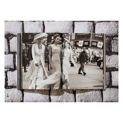 Peter Lindbergh. Dior (German, French, English) Book