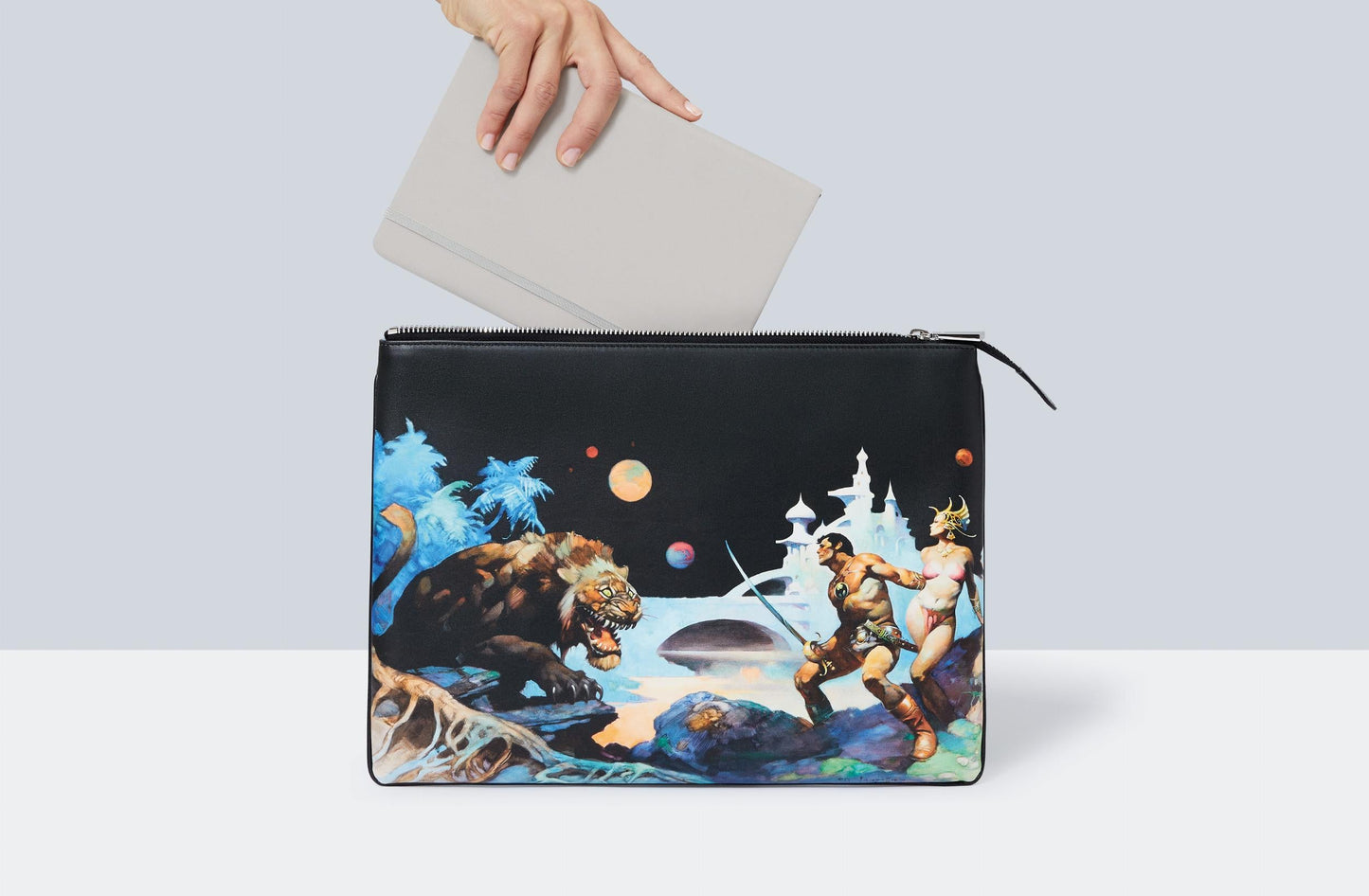 TASCHEN Pouch. Frank Frazetta Book