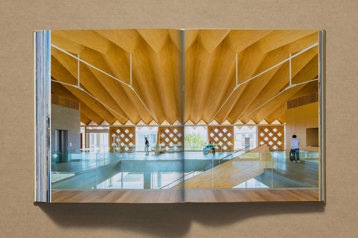 Shigeru Ban. Complete Works 1985–Today (German, French, English) Book