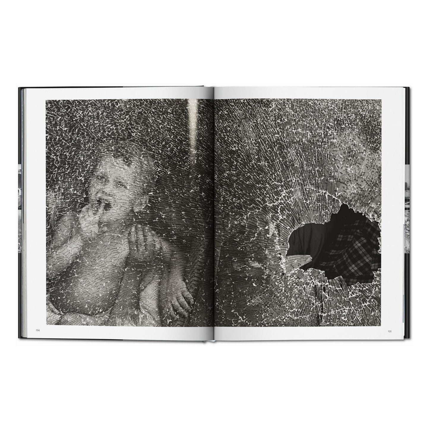 Sebastião Salgado. Exodus (English) Book