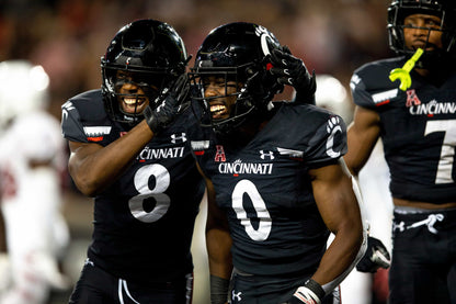 Breaking Down Barriers: How the Cincinnati Bearcats Crashed the College Football Playoff Party Book