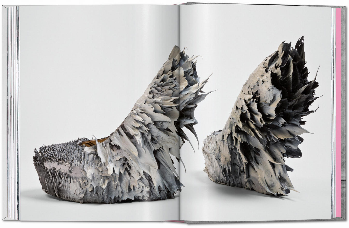 Shoes A–Z. 45th Ed. (German, French, English) Book