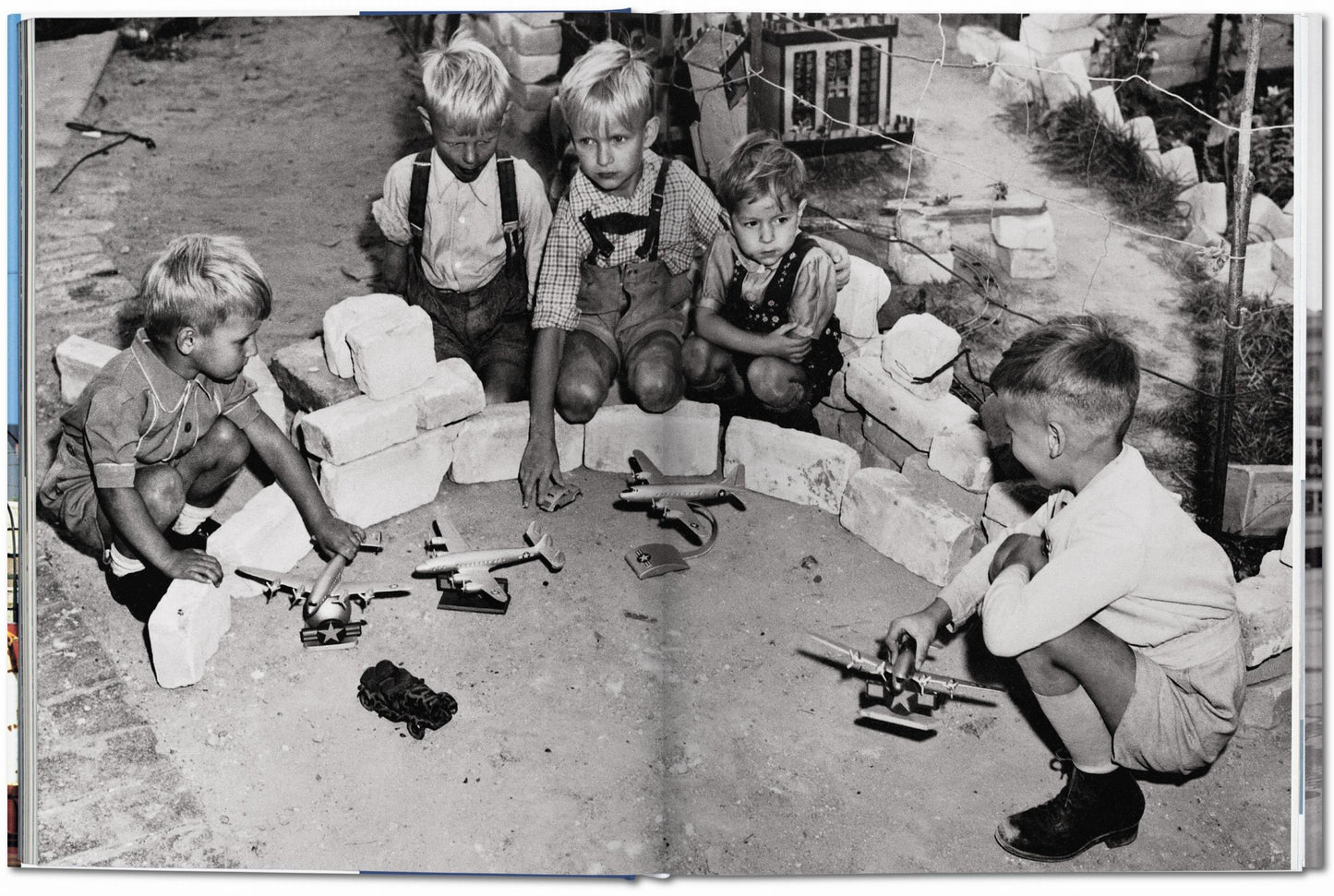 Berlin. Portrait of a City (German, French, English) Book