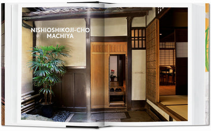 Living in Japan. 45th Ed. (German, French, English) Book