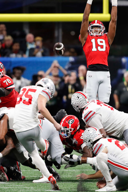 Glorious: Georgia Secures Its Second Consecutive National Title with a Perfect Season Book