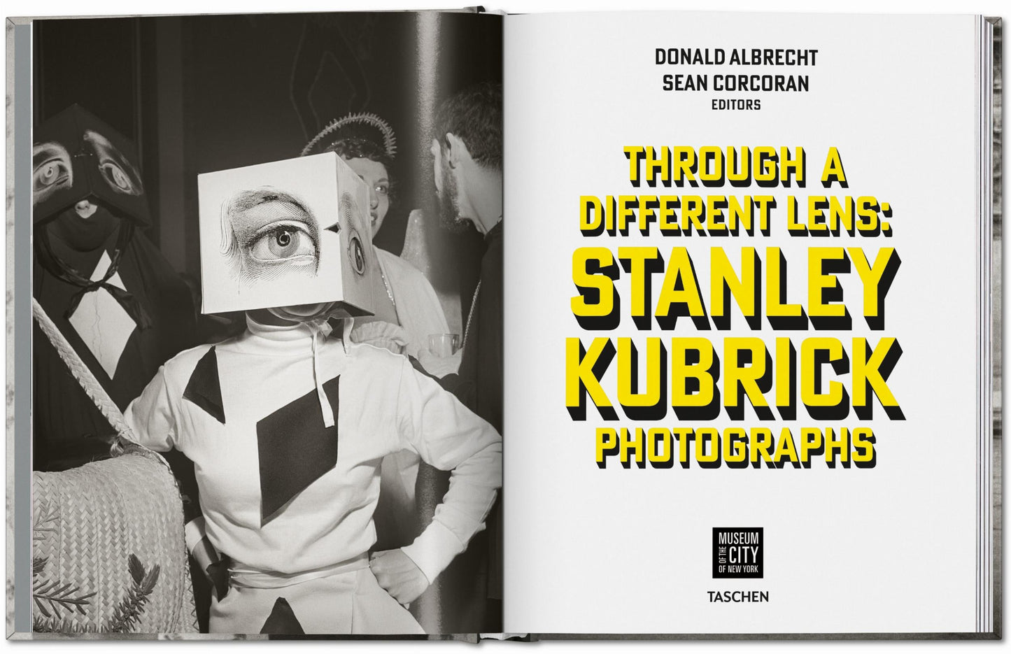Stanley Kubrick Photographs. Through a Different Lens (German, French, English) Book