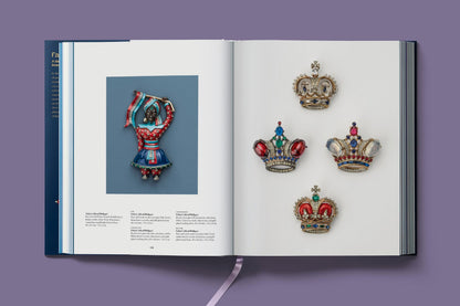 Costume Jewelry (German, French, English) Book