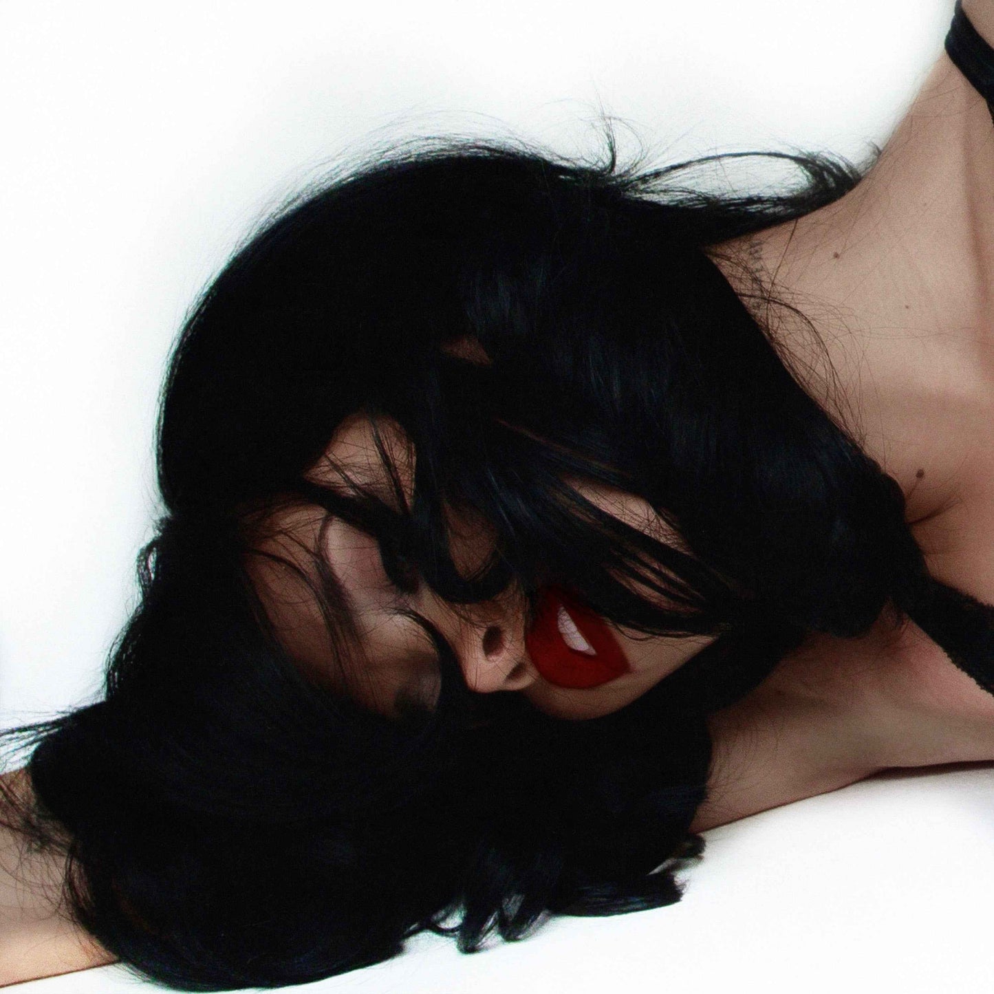 PRE-ORDER Nessa Barrett - Tough Love [Bleediing Heart Vinyl] [Vinyl] Vinyl Record
