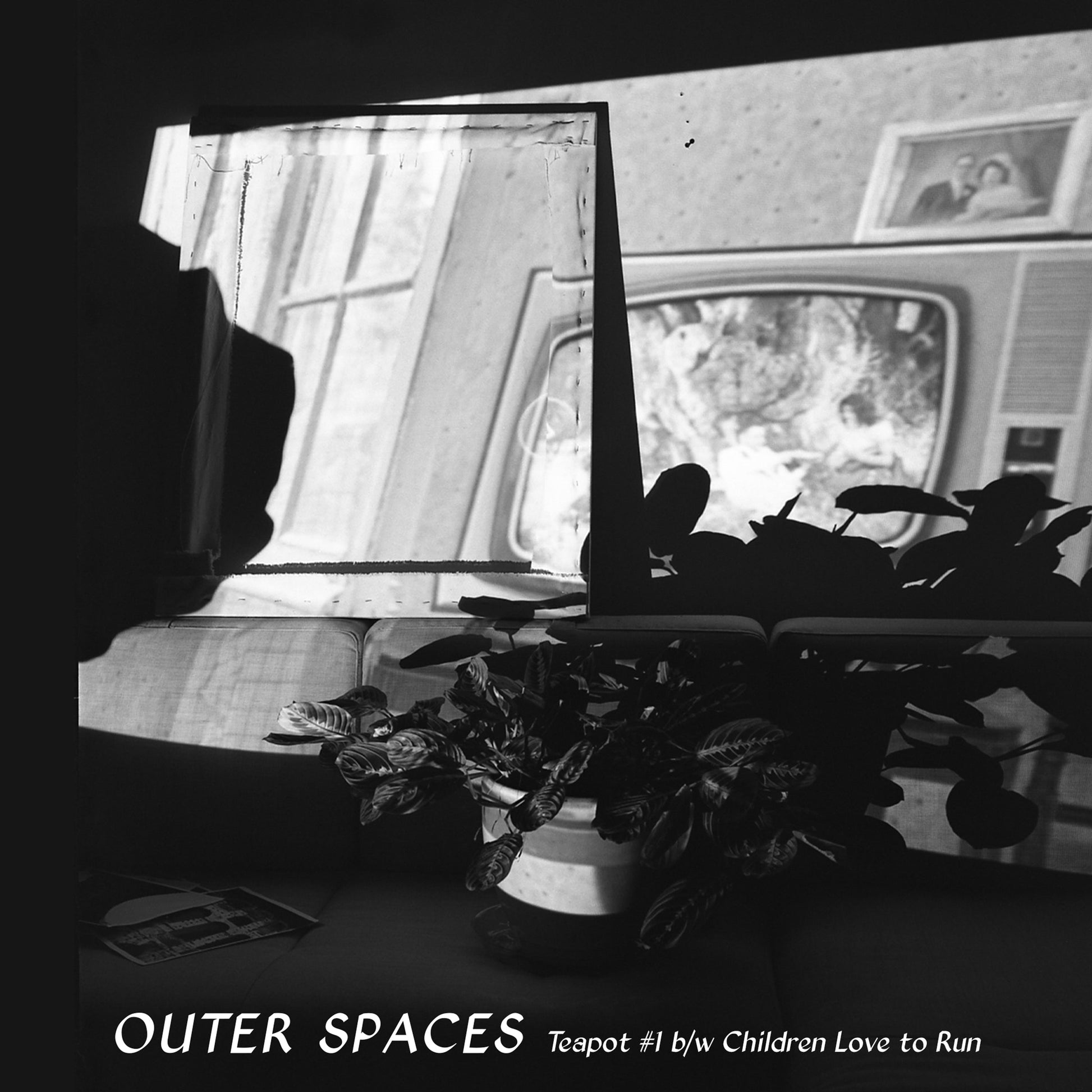 Outer Spaces - Teapot #1 b/w Children Love to Run [Vinyl] Vinyl Record