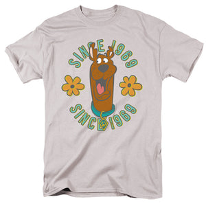 Scooby Doo In The Middle Mens T Shirt Silver